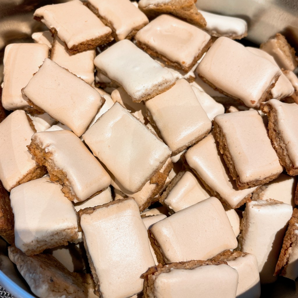 Würzige Nussstangerl